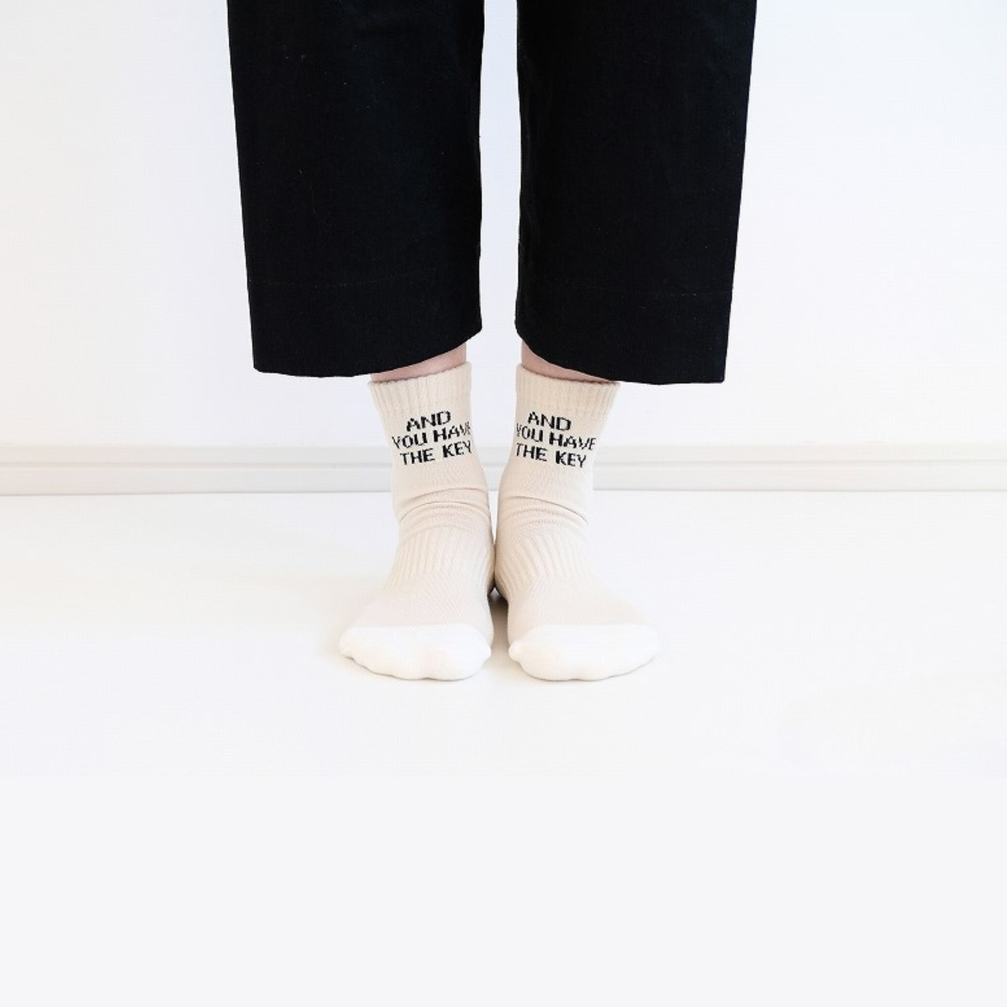 KEY / גרביים | אבן