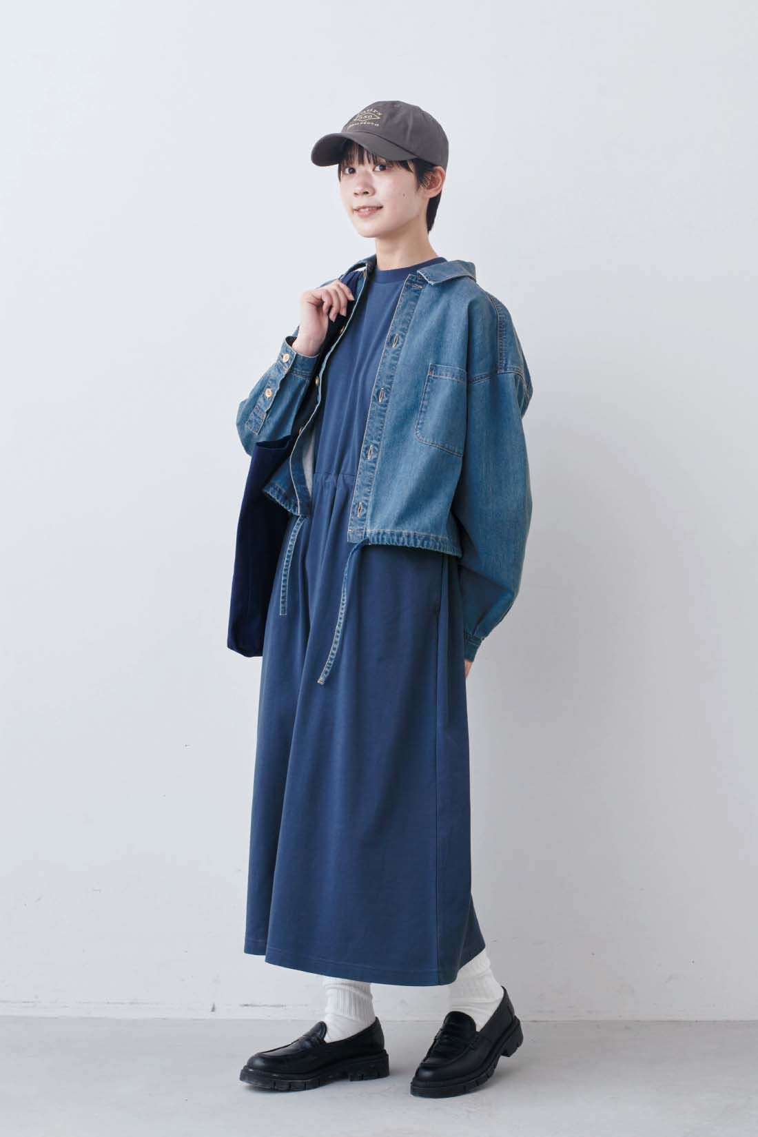 ג’קט‑חולצת ג’ינס