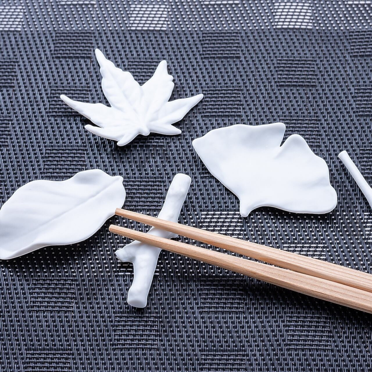 Leaf and branch holder set