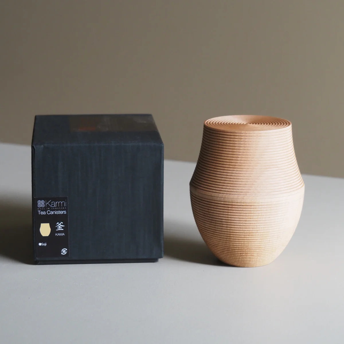 ''Kama'' tea/coffee container