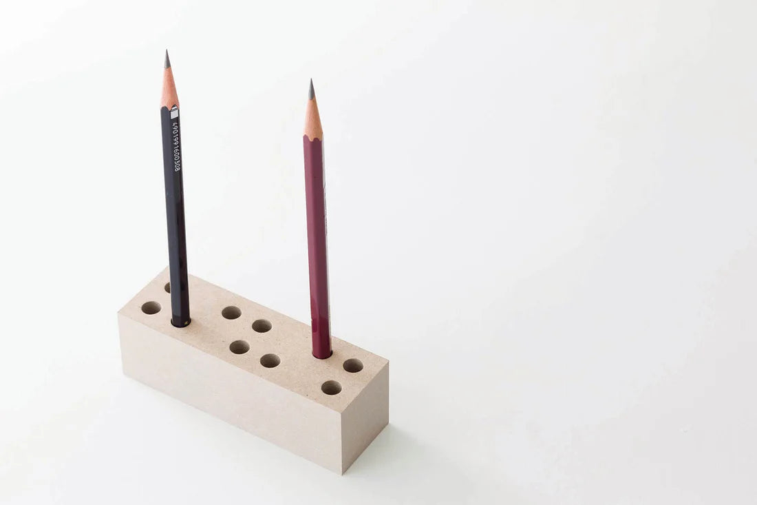 ITO BINDERY | מעמד עפרונות