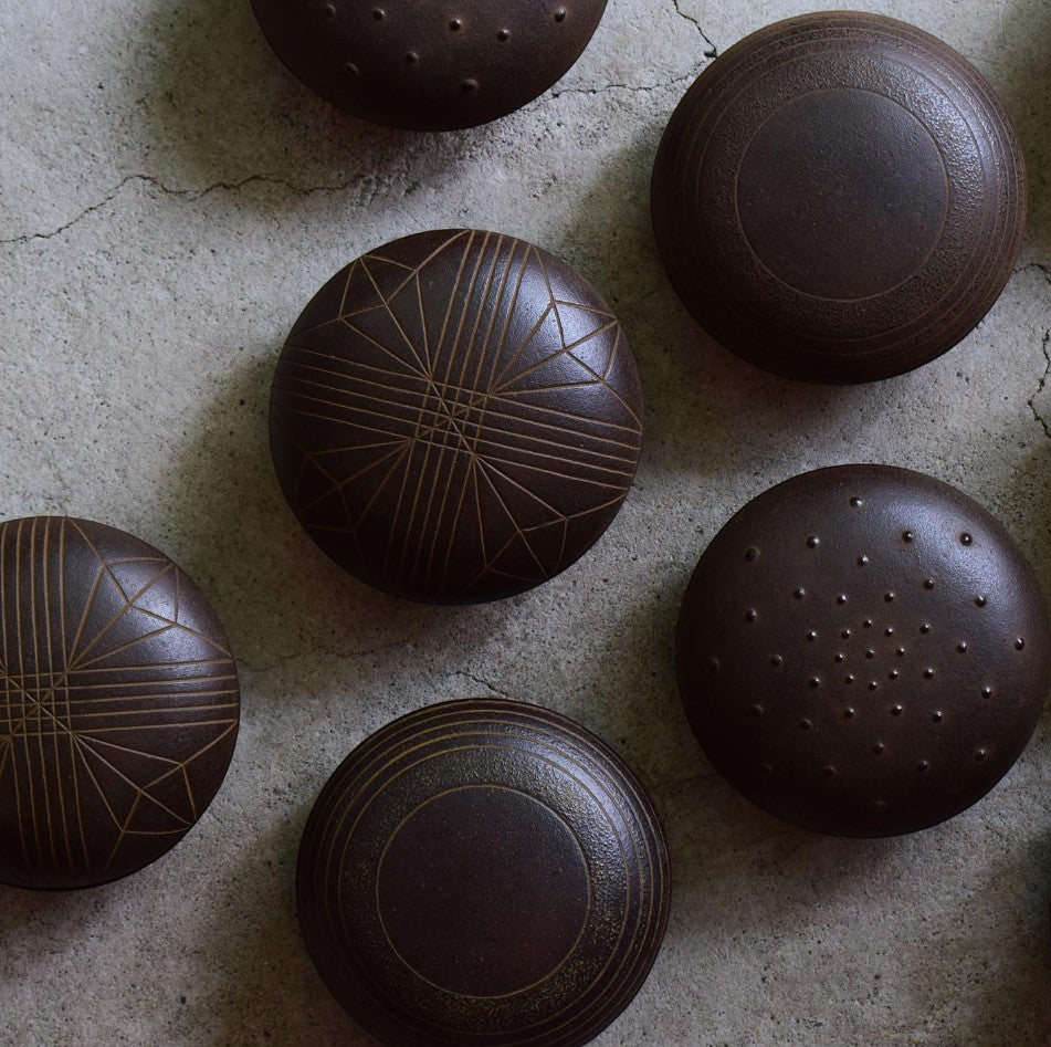 Cast iron box circle points
