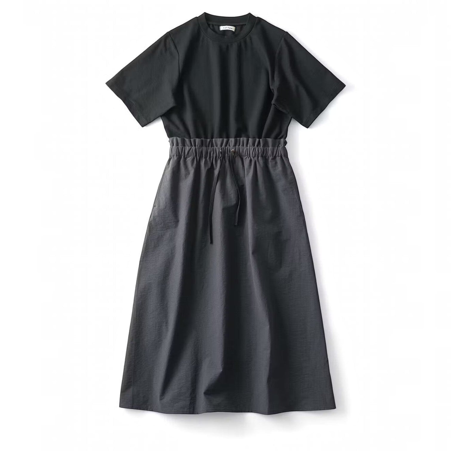 hibino black short-sleeve docking dress with a crew neck top and a gathered elastic waist midi skirt