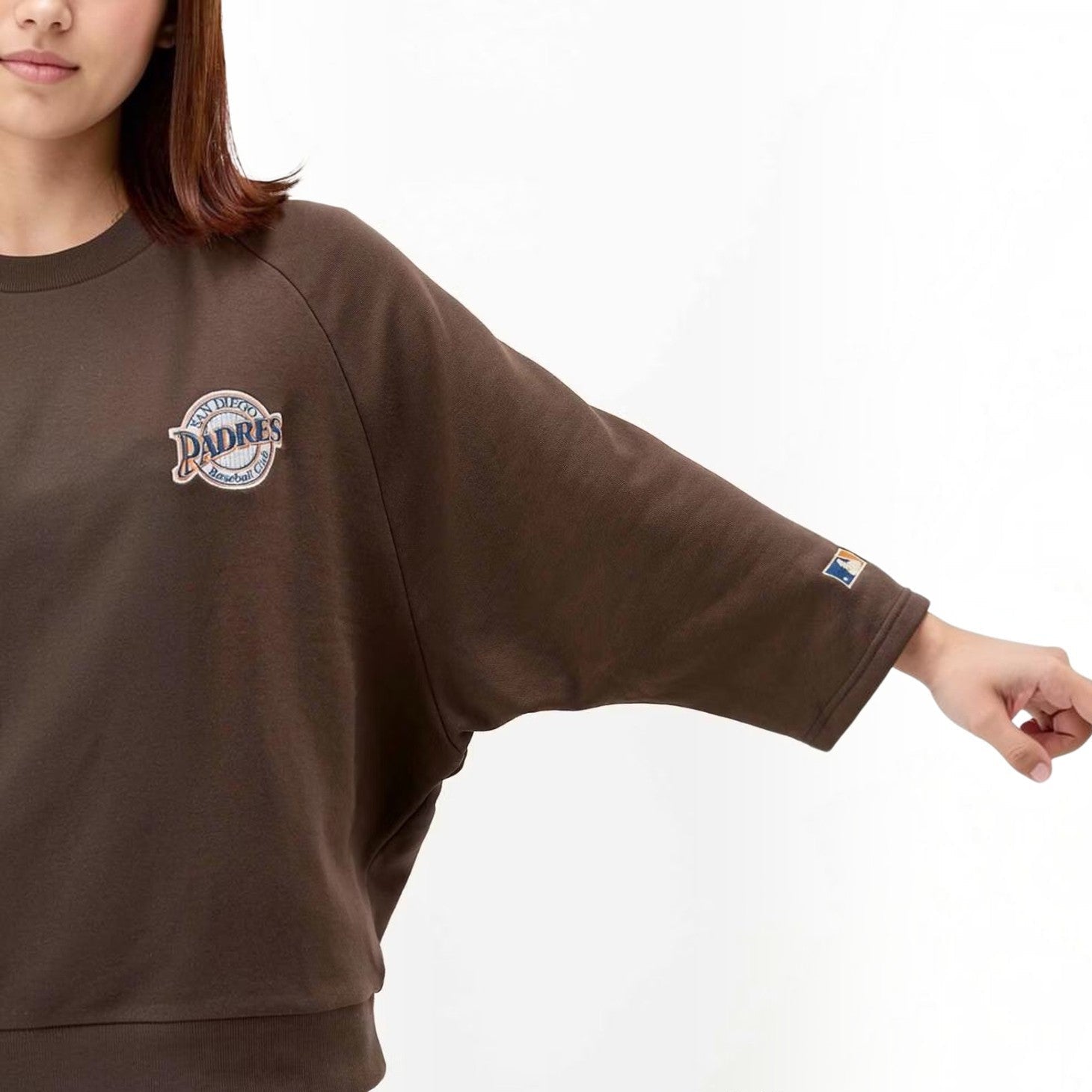 hibino San Diego Padres brown sweatshirt with three-quarter sleeves and vintage Cooperstown Collection chest logo