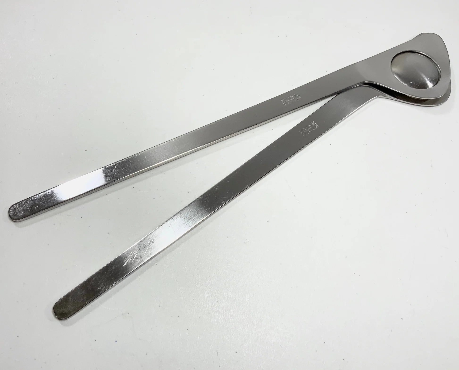 סט סלט האייקוני של Arne Jacobsen